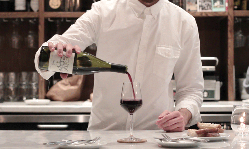 Garçons-de-Cafe_Wine-Pour 2.gif