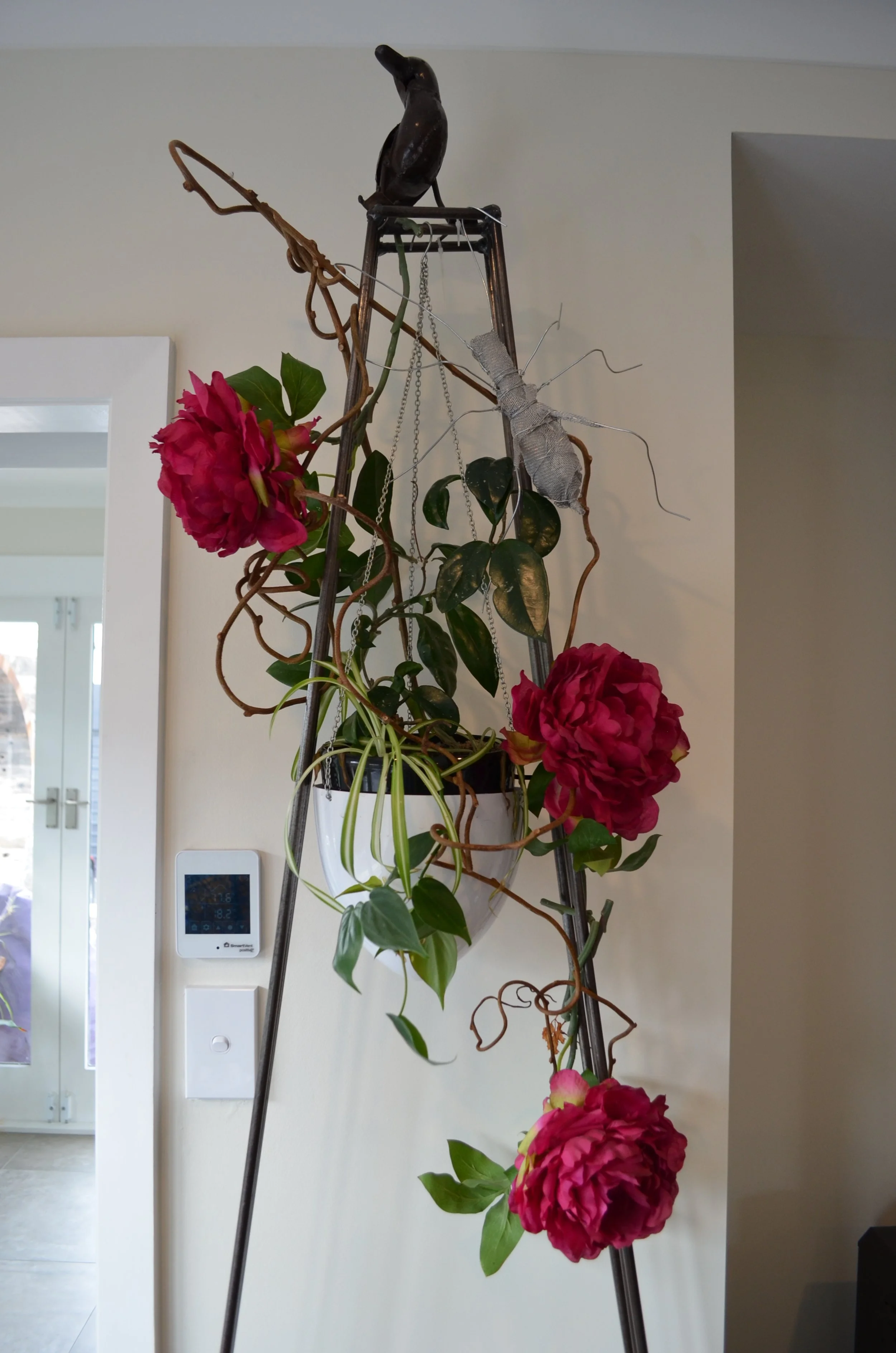 simple Indoor steel plant stand