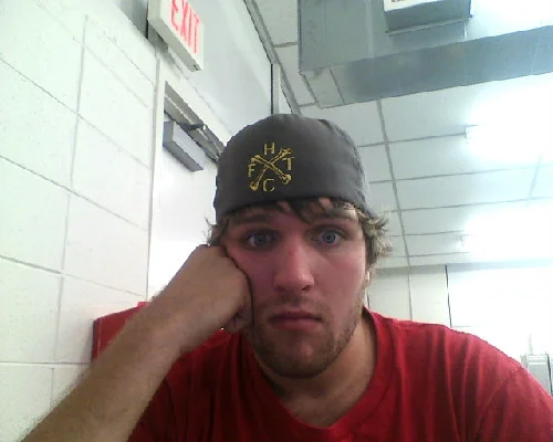 Dude I’ve been sitting in the computer lab not doing shit for 90 minutes. It’s not that the work I have to do is difficult or time consuming, it’s just that I have an internet connection.
Also, Frank Turner hat!