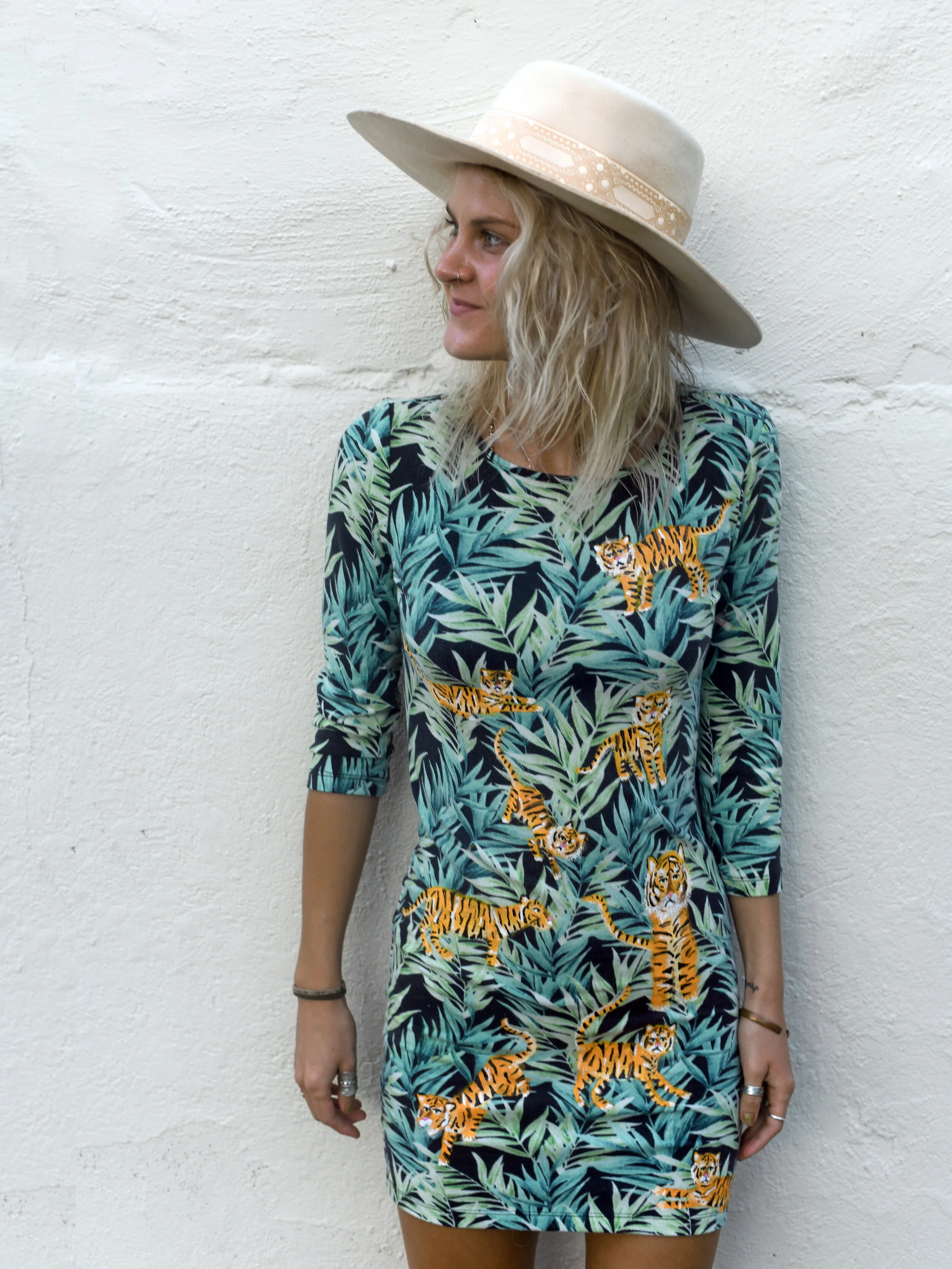 D482312A-460B-4254-8071-549F46EDC85A