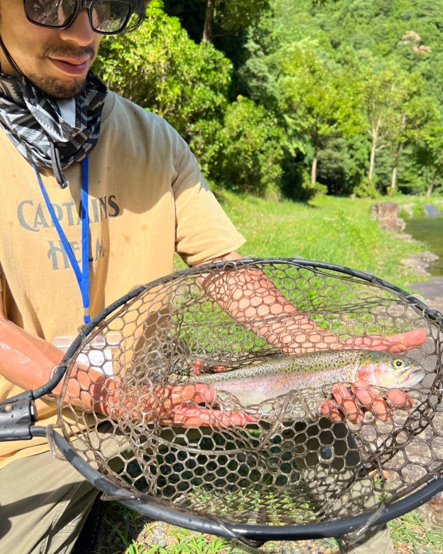 今日も自然いっぱいの#朽木こがわ渓流センター で遊んでいただきありがとうございます🐟🐟🎣

#朽木ルアーフィールド #トラウトフィッシング #エリアトラウト #管理釣り場 #ニジマス #トラウト #バス釣り好きな人と繋がりたい #釣り #ルアー #管理釣り場 #オートキャンプ #釣りキャン #釣り女子 #釣りガール #村田基 #釣りビジョン #エリアトラベラーズ #関西管理釣り場 #釣り好きと繋がりたい #キャンプ好きと繋がりたい #朽木こがわ渓流センター #ツーリング #ソロキャ