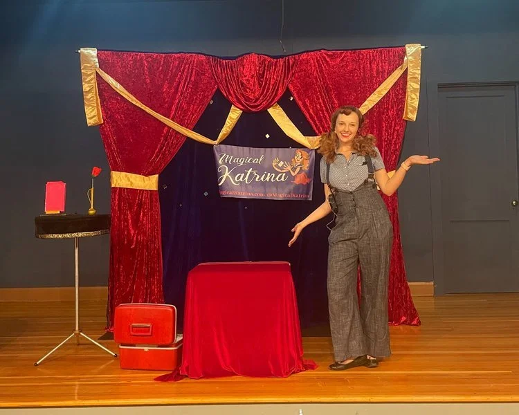 Trade show magician: Boost Your Booth Traffic with Magical Katrina