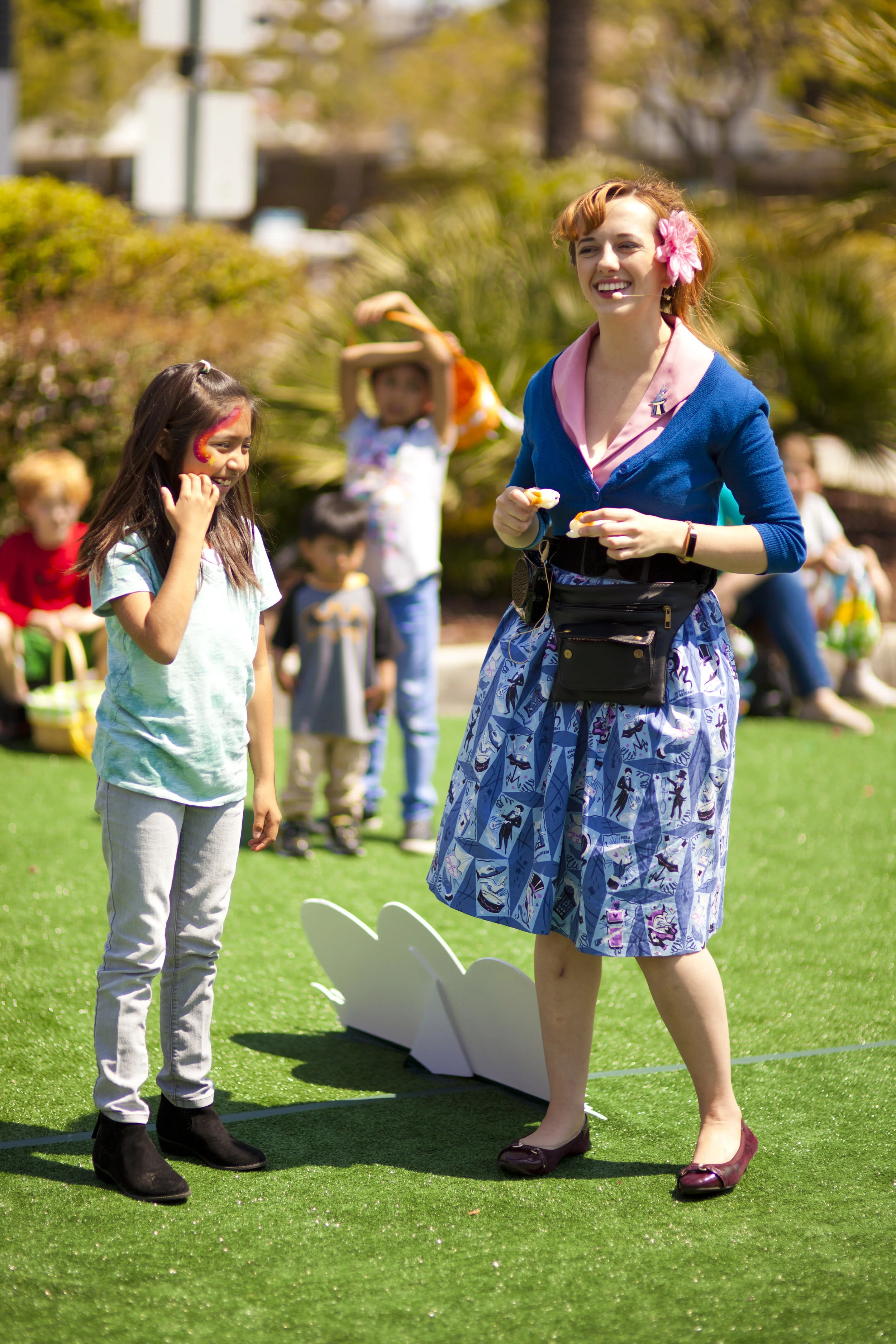 Women Magician: Elevate Your Event with Magical Katrina’s Elegant Magic Experience
