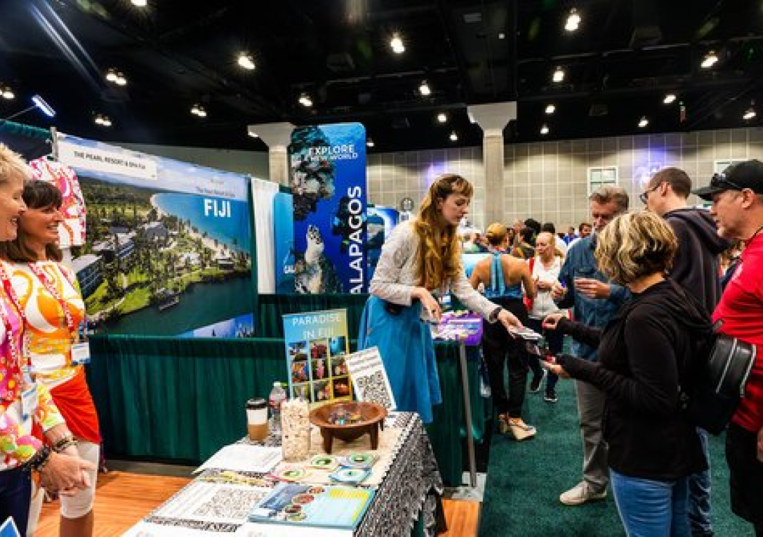 Las vegas Trade Show Magician: Attract, Engage & Convert with Magical Katrina
