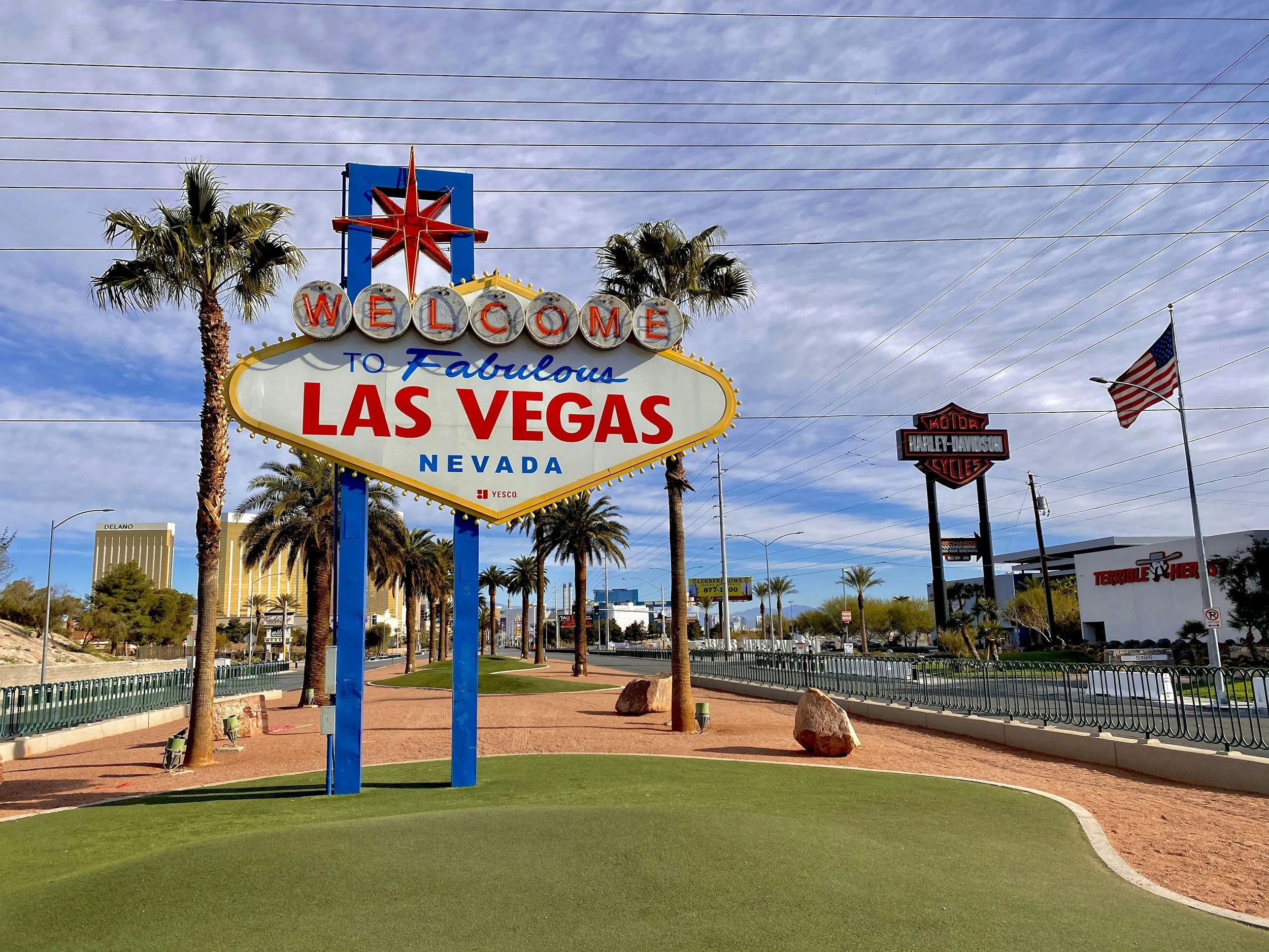 Strolling Magician in Las Vegas: The Most Interactive Entertainment Experience