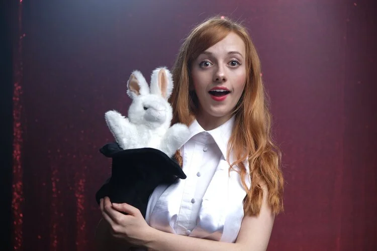 Virtual Magic Show: Experience Magical Katrina’s Interactive Online Magic Entertainment