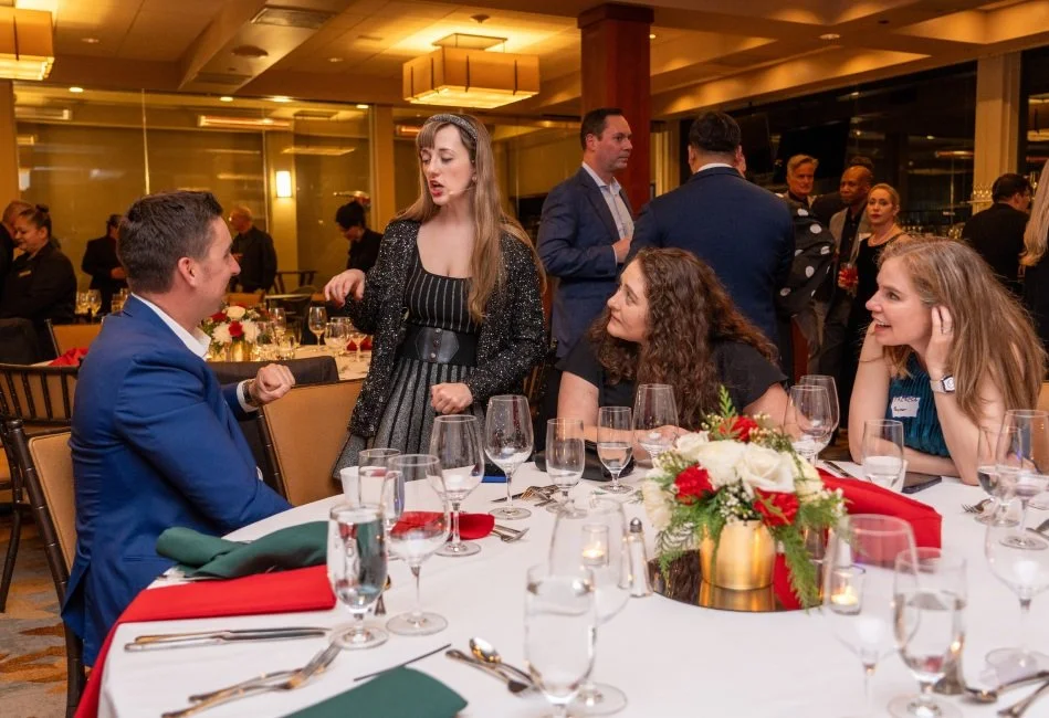 What to Expect from a Strolling Magician in Las Vegas