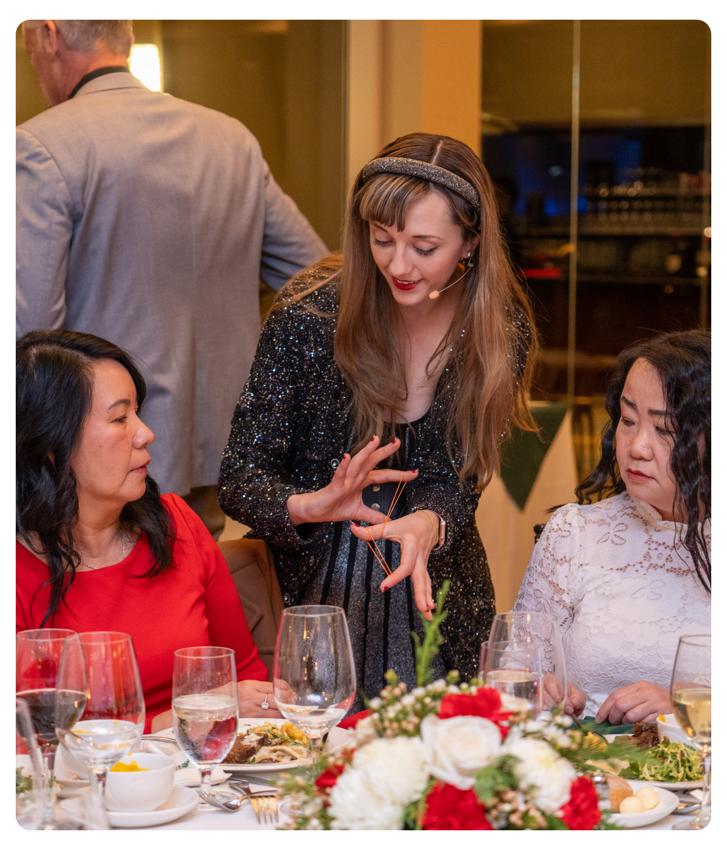 Strolling Magician Los Angeles for Parties and Private Events