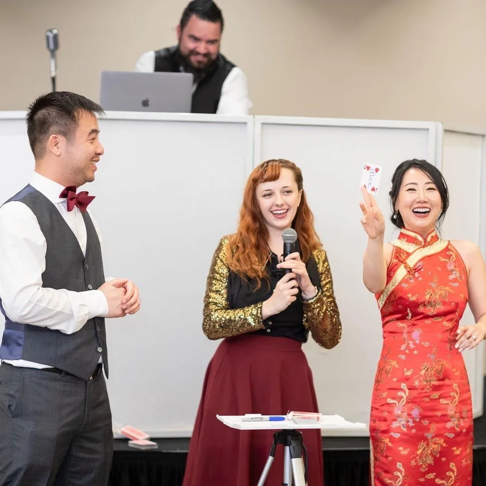 Strolling magician: Transform Your Event with Magical Katrina