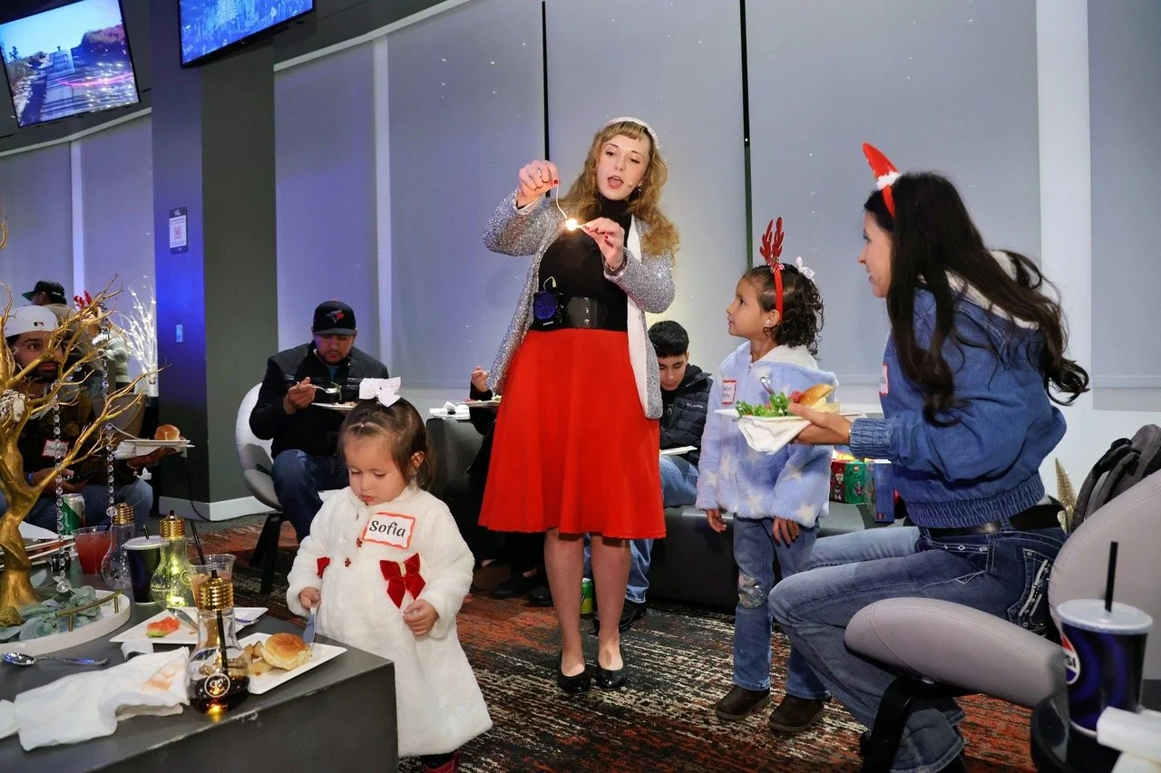 Amazing Reasons to Choose Magicians to Hire Near Me for Unforgettable Events