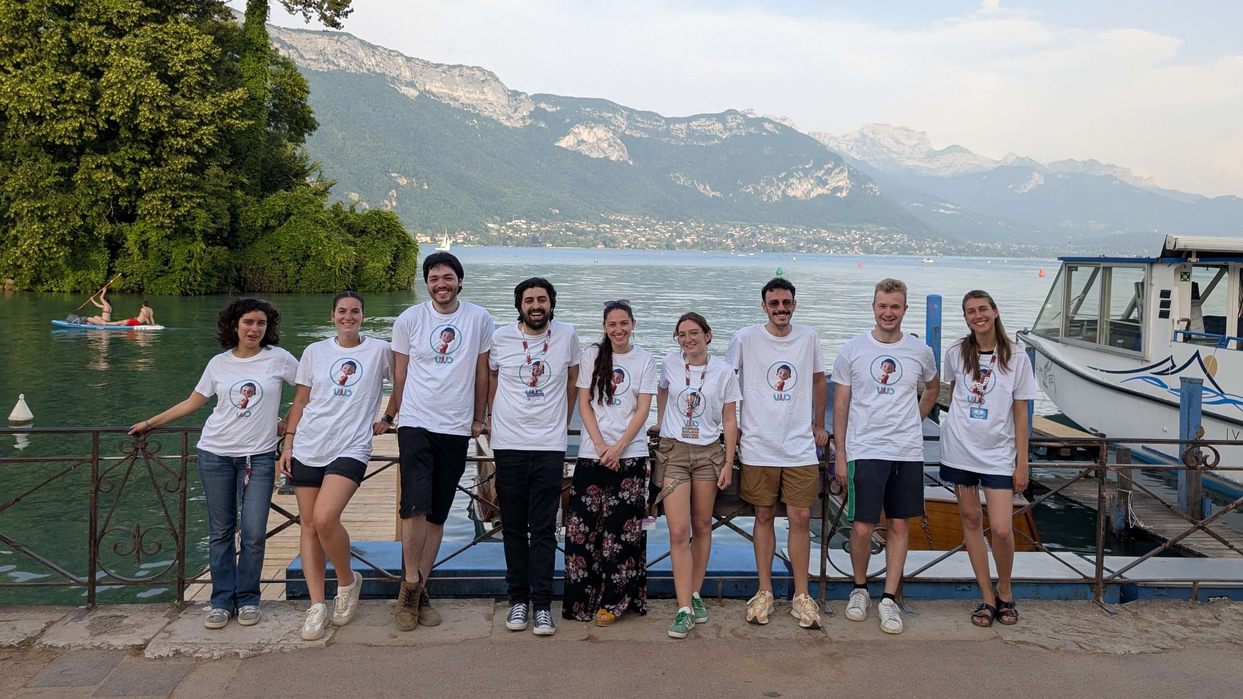 studenti al lago2.jpg