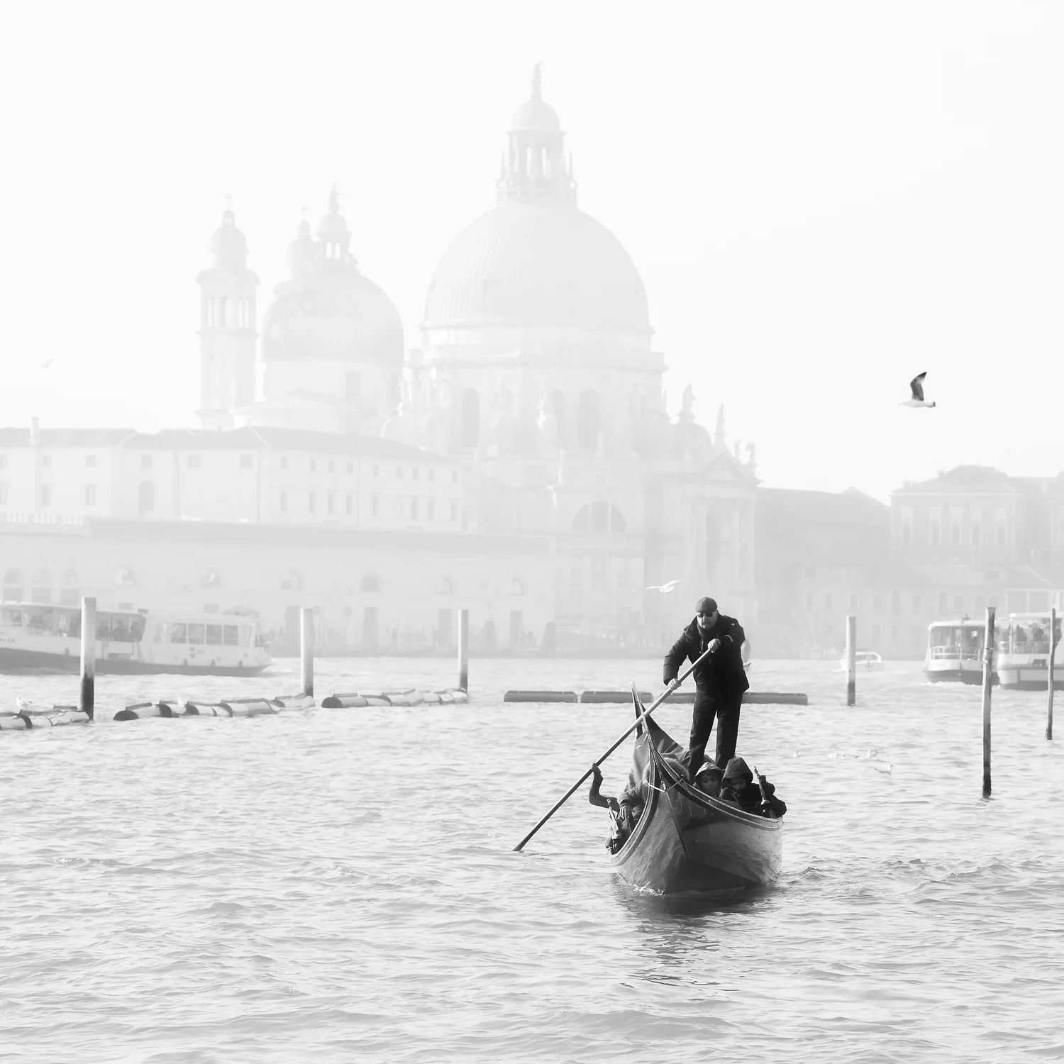 Venice gondolier in action at Grand Canal