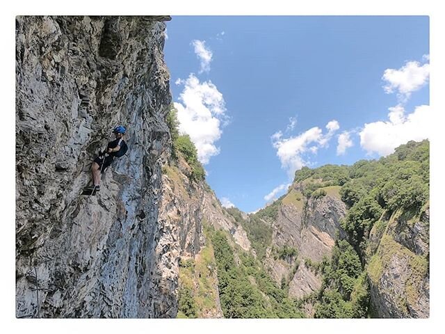 Brilliant morning on the wonderful, and strenuous via ferrata in the gorge above Saillon. I was definitely feeling pumped by the top. .
.
.
.
.
.
#viaferrata #localadventures #switzerland #swissalps #valaiswallis #getoutside #outdoors