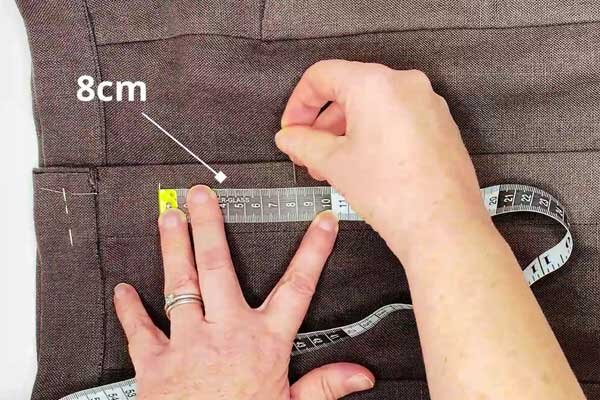 The Correct Position of Buttons and Buttonholes - Designer Stitch