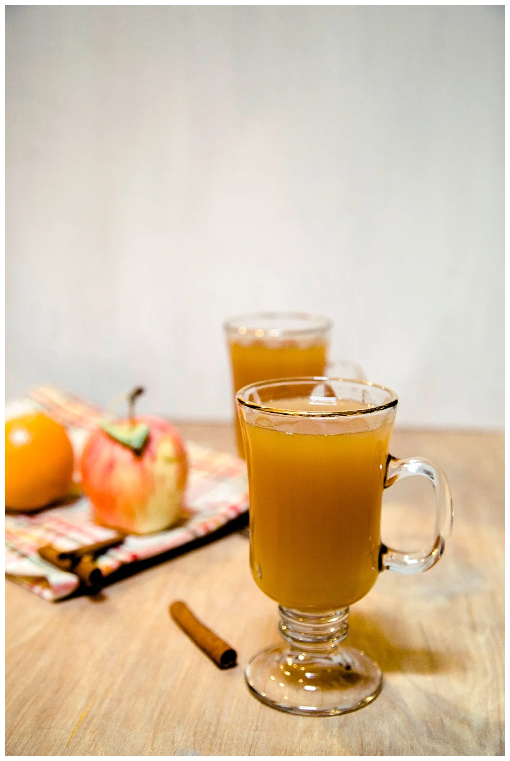 Homemade Cider with Essential Oils | Typically Jone_quick and easy essential oil cider_3.jpg