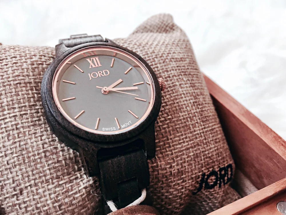 Three Reasons to Celebrate Yourself Today: A Giveaway with JORD | tawnimarie.com | JORD watch, kindle, glasses, coffee, self care, celebrate yourself