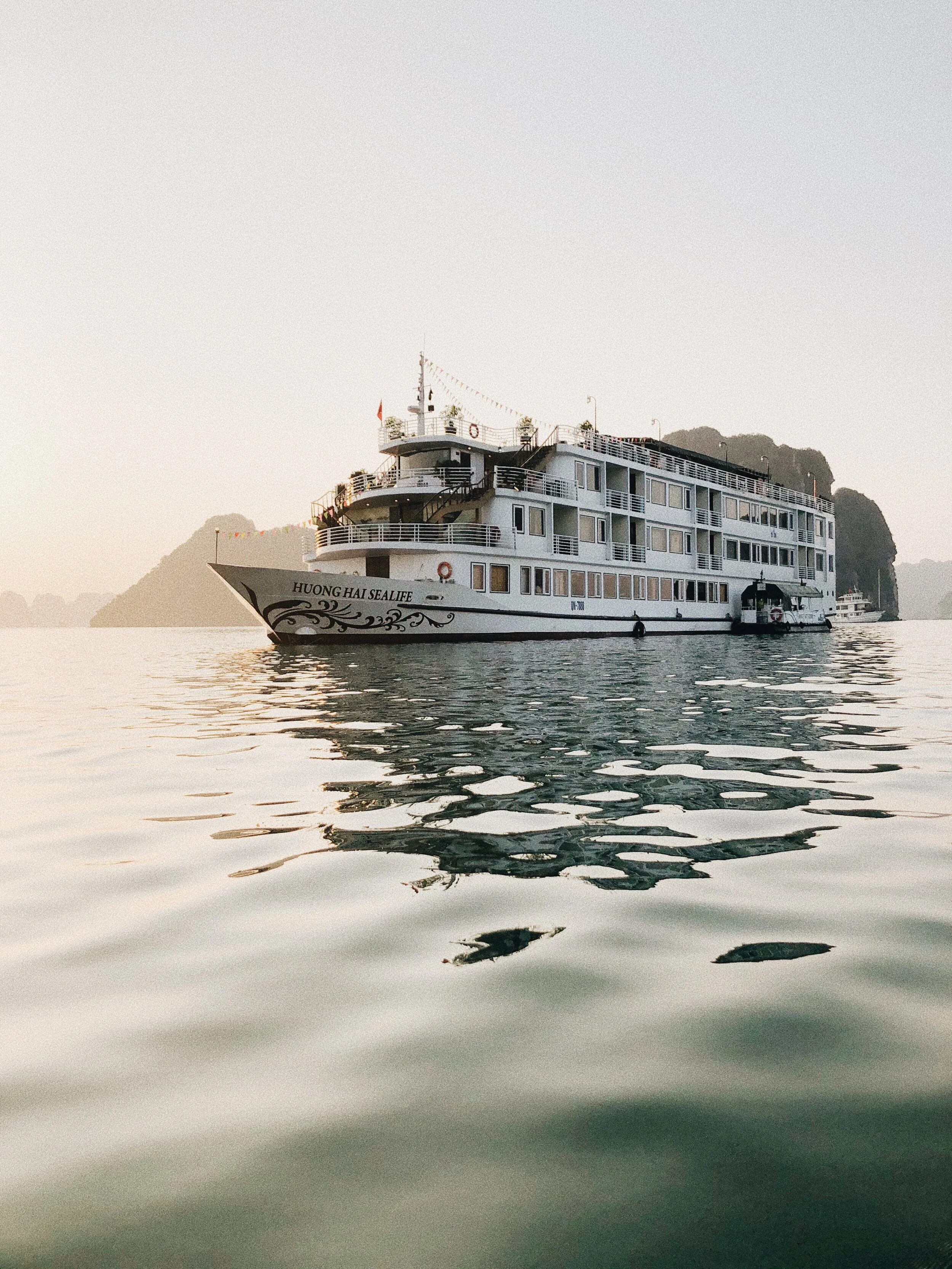 HalongBay60.JPG