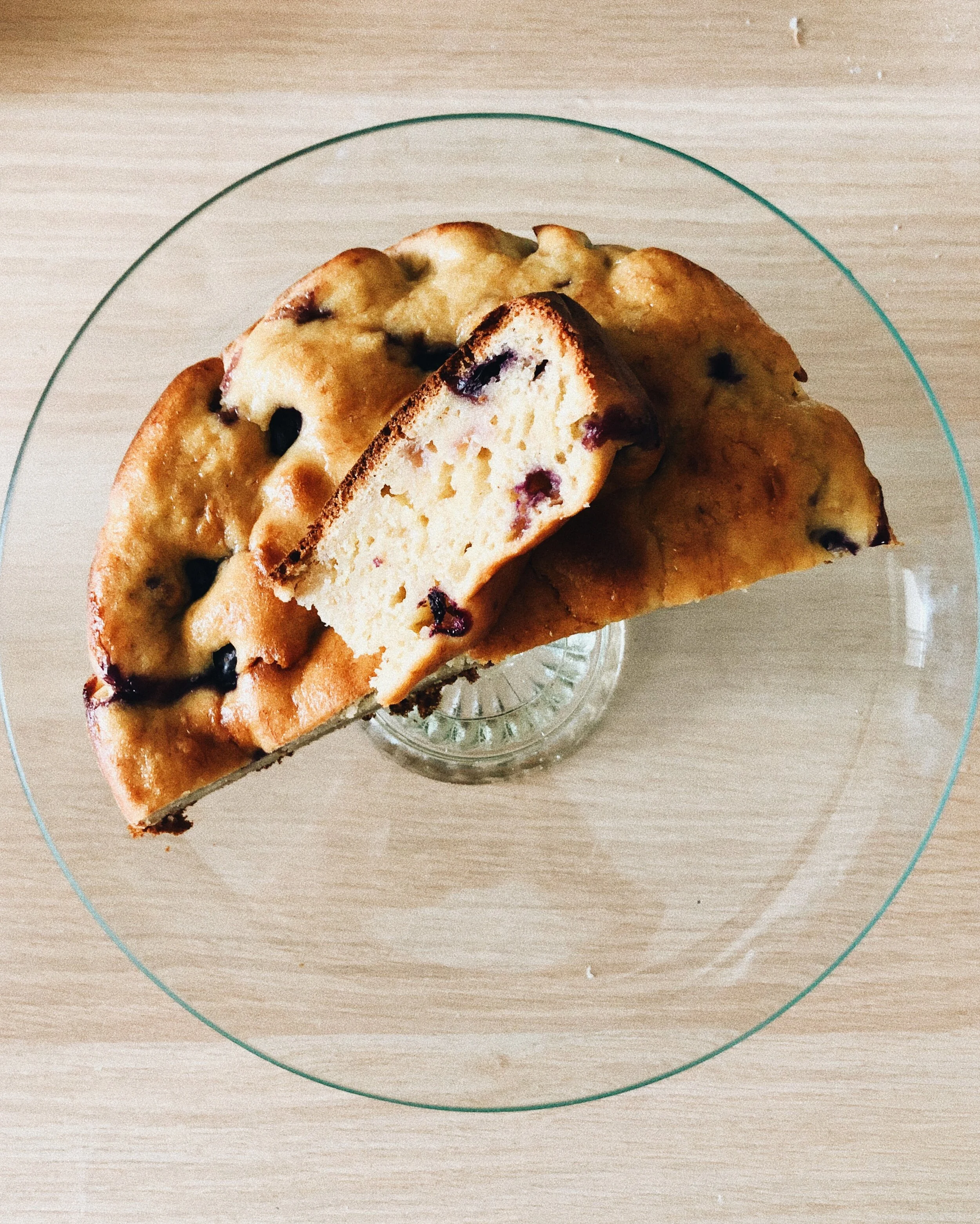 Bolo de Iogurte, Banana e Mirtilos