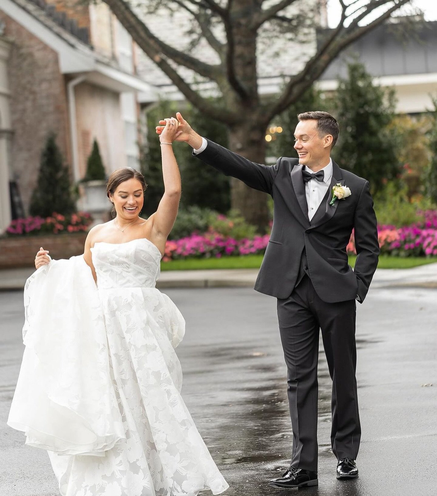 Find the person that makes the big decisions easy&hellip;💍✨

#weddingday #weddingdress #weddingphotography #bridal #bridalmoments #bridalfashion #bridalbouquet #weddingvenue #misstomrs #husbandandwife #married #ido #weddingphotos #bridalstyle #weddi