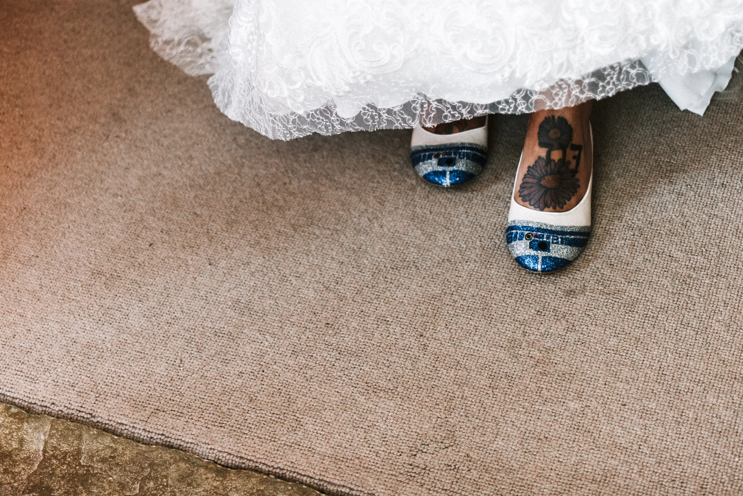 Rustic Wedding Brides Star Wars RD2D Shoes.jpg