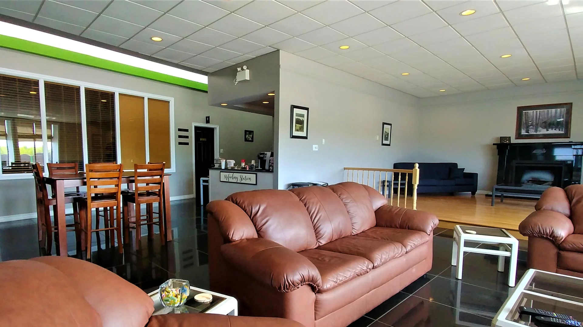 FBO Gander Aviation CYQX Interior