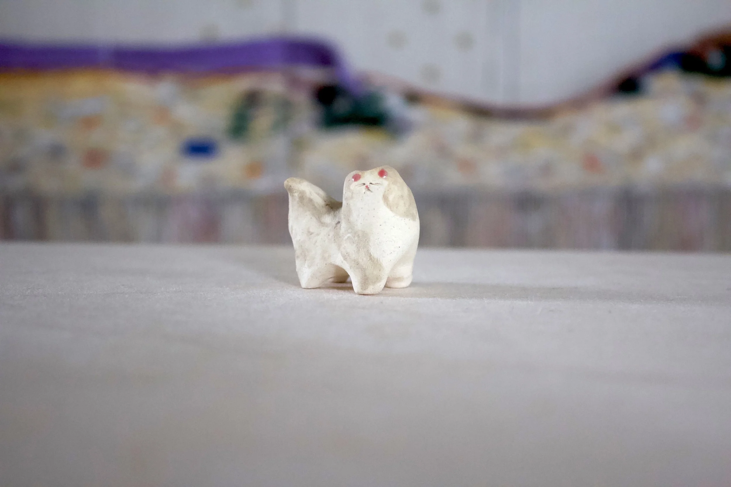 Cream & White Cat No. D - Classic Cat Sculpture with Food Bowl
