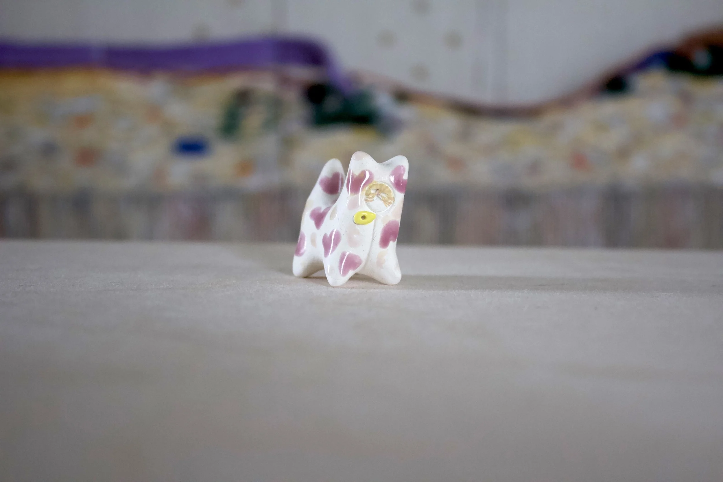 Cream & White Onesie and Hearts Cat  - Cat Sculpture with Food Bowl