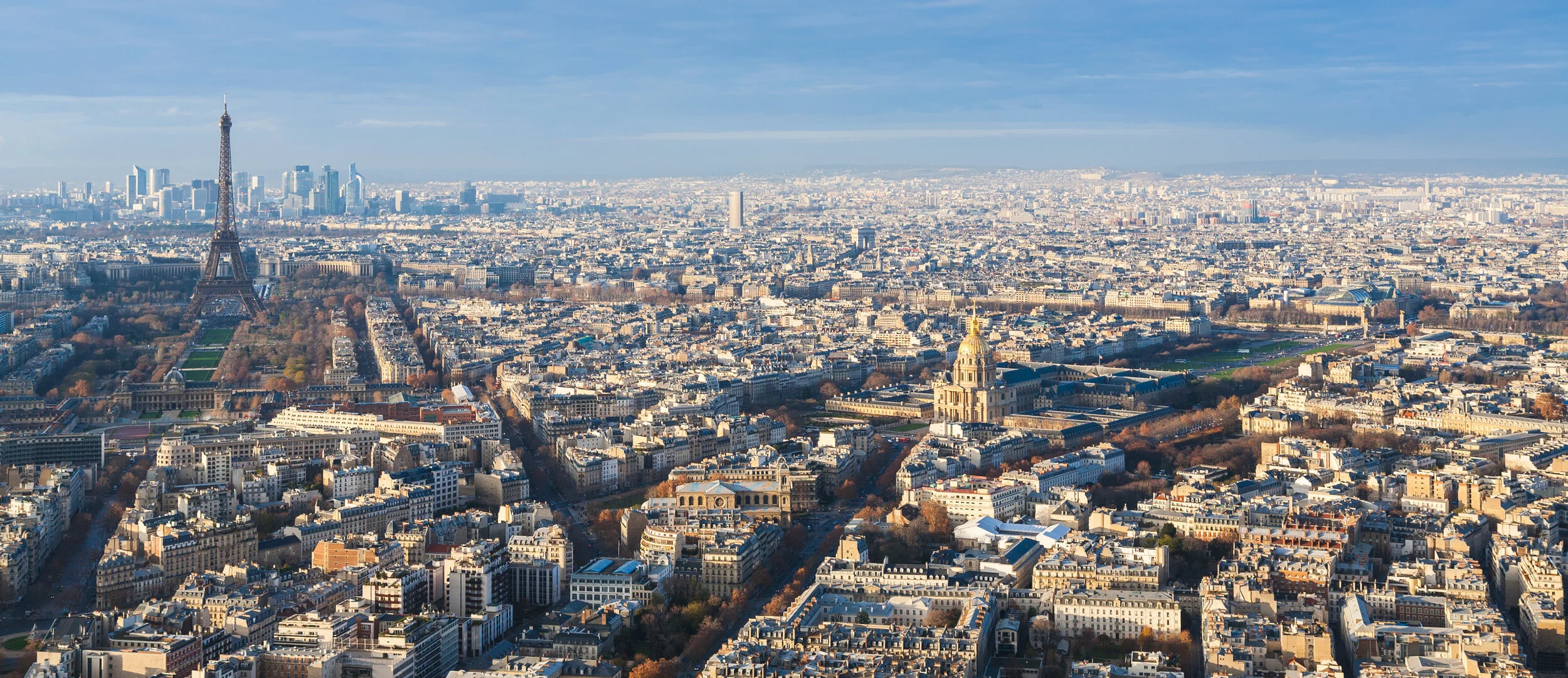 paris-skyline-with-eiffel-tower-and-les-invalides-P9PECCL.jpg