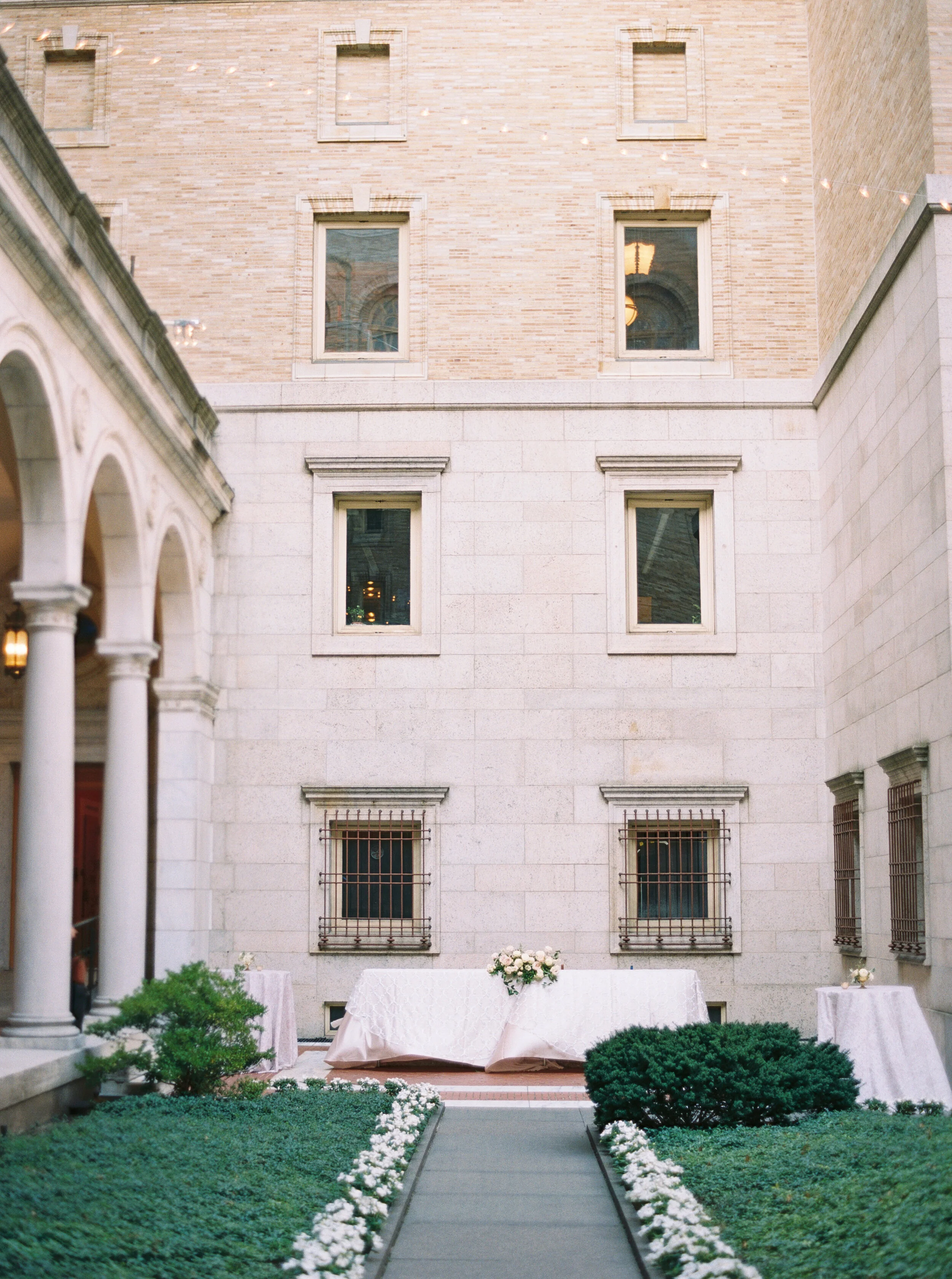 JennaandConnor_BostonPublicLibrary_580.JPG