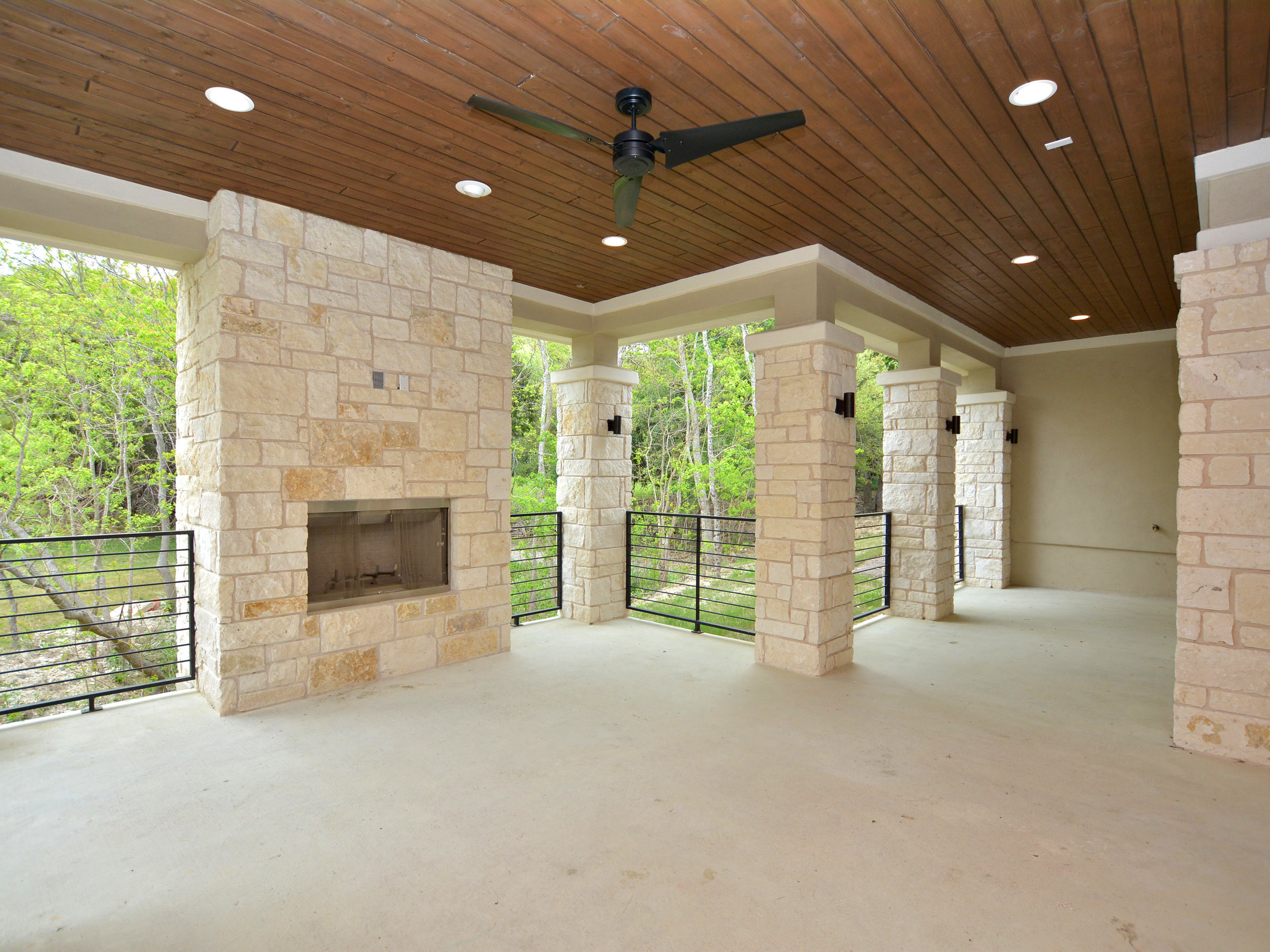 059_Patio.jpg
