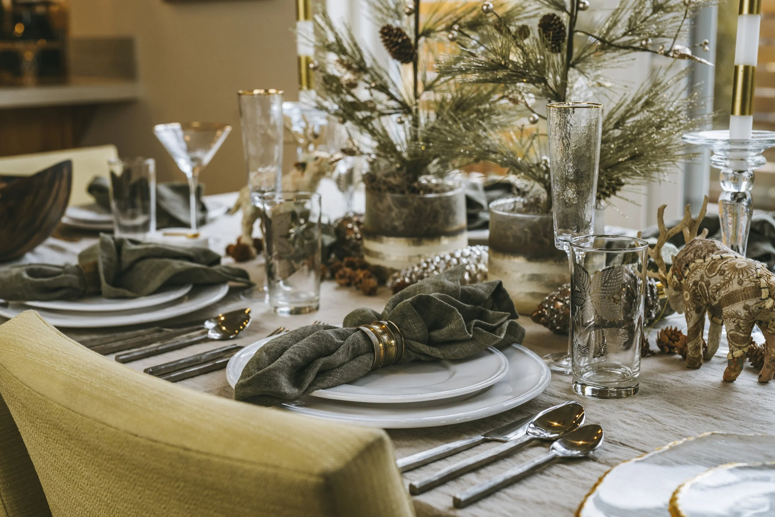 A Guide to Tasteful Holiday Tree and Home Decor for Holiday Shoppers