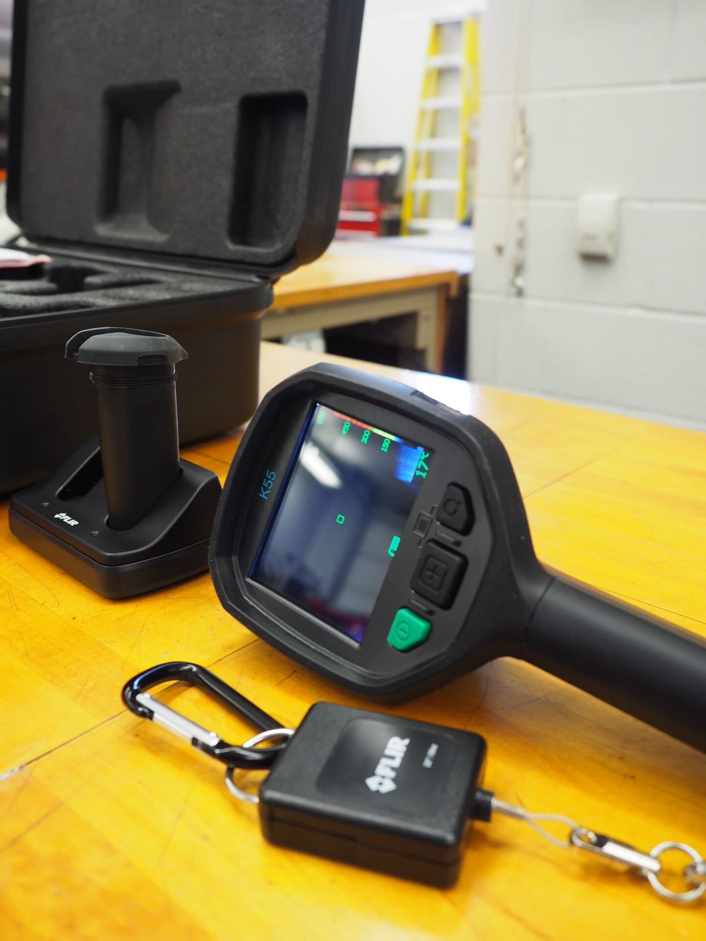  The thermal imaging camera is designed to be easily operated while wearing firefighting equipment, like gloves. 