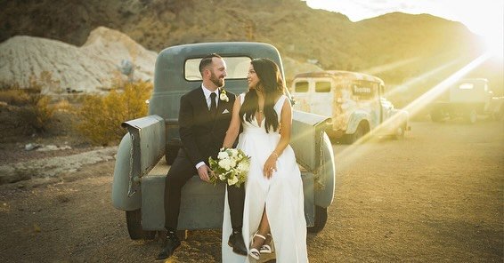 Alyssa &amp; Steve eloped at an actual Ghost Town, we have those here! Just a stunning hour&rsquo;s driving through Vegas and the desert beyond and you&rsquo;re in a wonderland of old wooden buildings and awesome old vehicles.

What a cool place to e