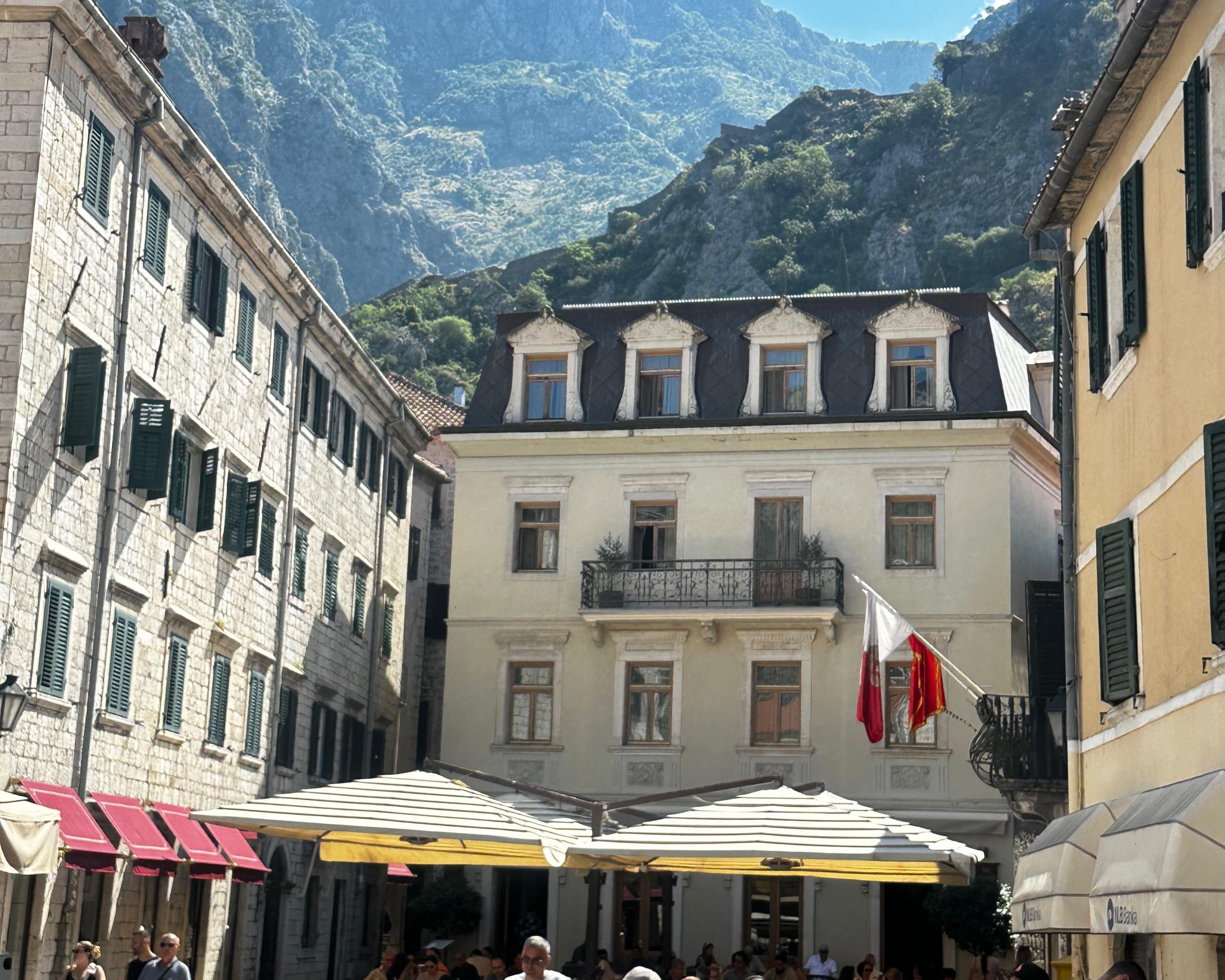 main square kotor