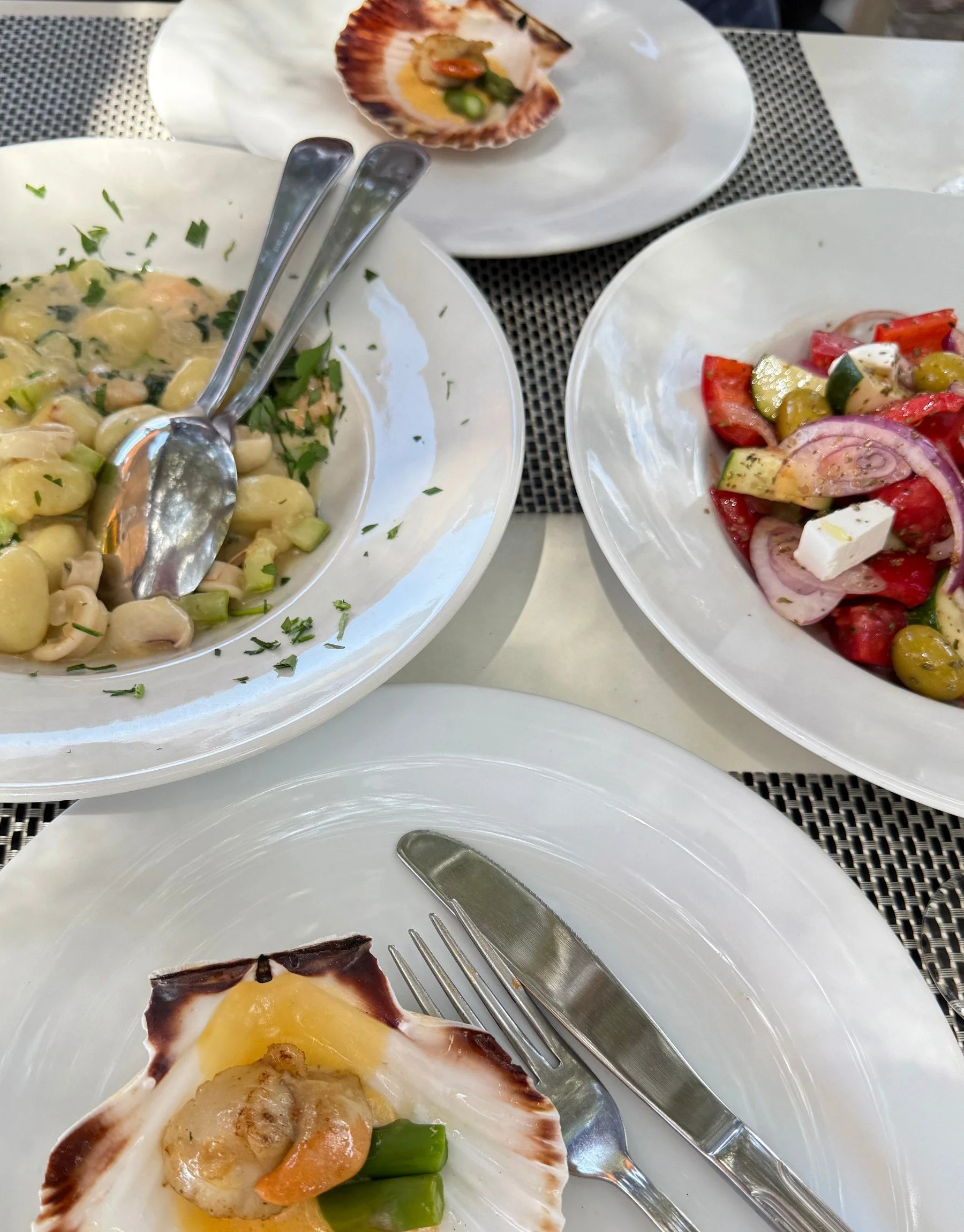 lunch stop in rose village