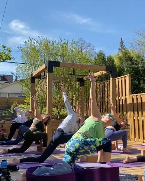 ⚡️Back Deck class magic⚡️We finally got the sun and it was gooood💜. Get in and get out for some movement in the fresh air.

✨Wednesday 6:30am SOUL BURN Pilates with Emily.

✨Saturday 10:00am FUEL FLOW yoga with Chelle.

Only 10 spaces, so book now w