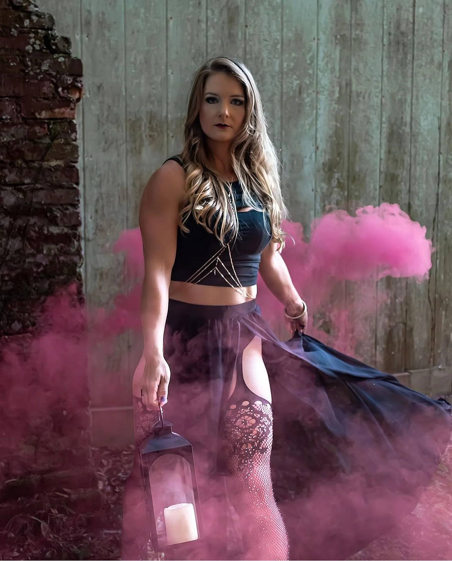 Spooky season is upon us.  Contact me today for your spooky glam photoshoots you have booked.