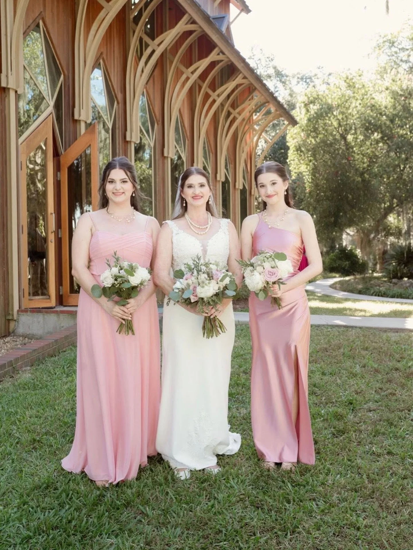 Brides to be you have less than 50 days to lock in 2025 rates for your 2026 / 2027 bridal makeup package.  Contact me today to find out more about the luxury wedding services I offer my brides throughout the state of Florida and beyond. 

Photographe