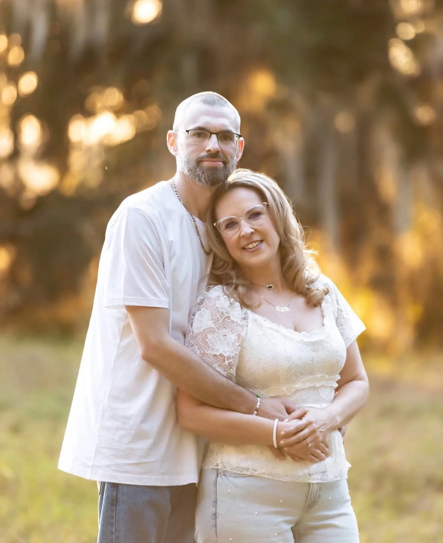 Brides to be use your engagement session as a chance to see how professional makeup will read on camera before your big day.  Contact me today to book your engagement makeup and remember to lock in 2025 rates for your wedding by signing up before the