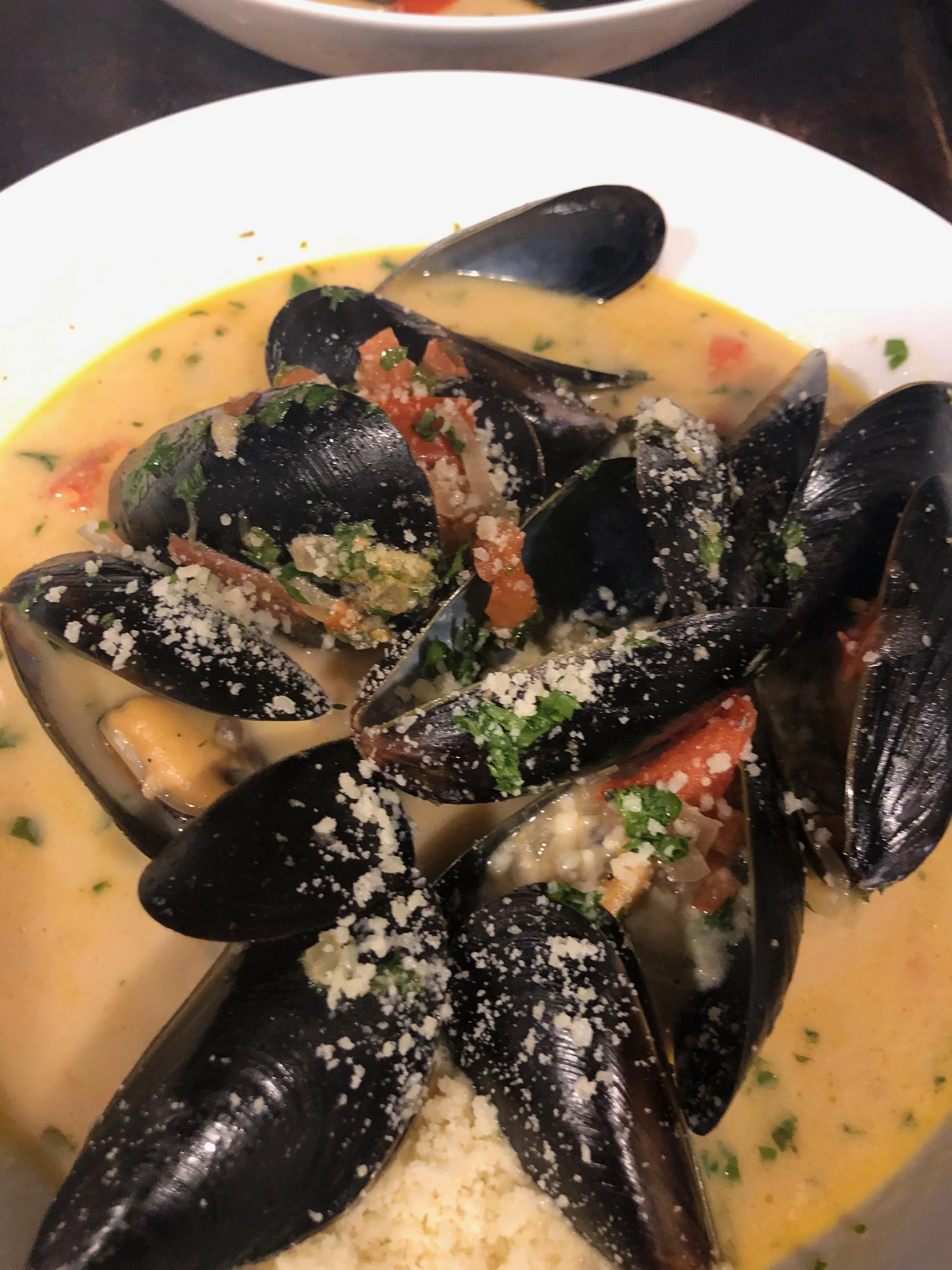 Mussels Steamed in Tomato Cream Sauce