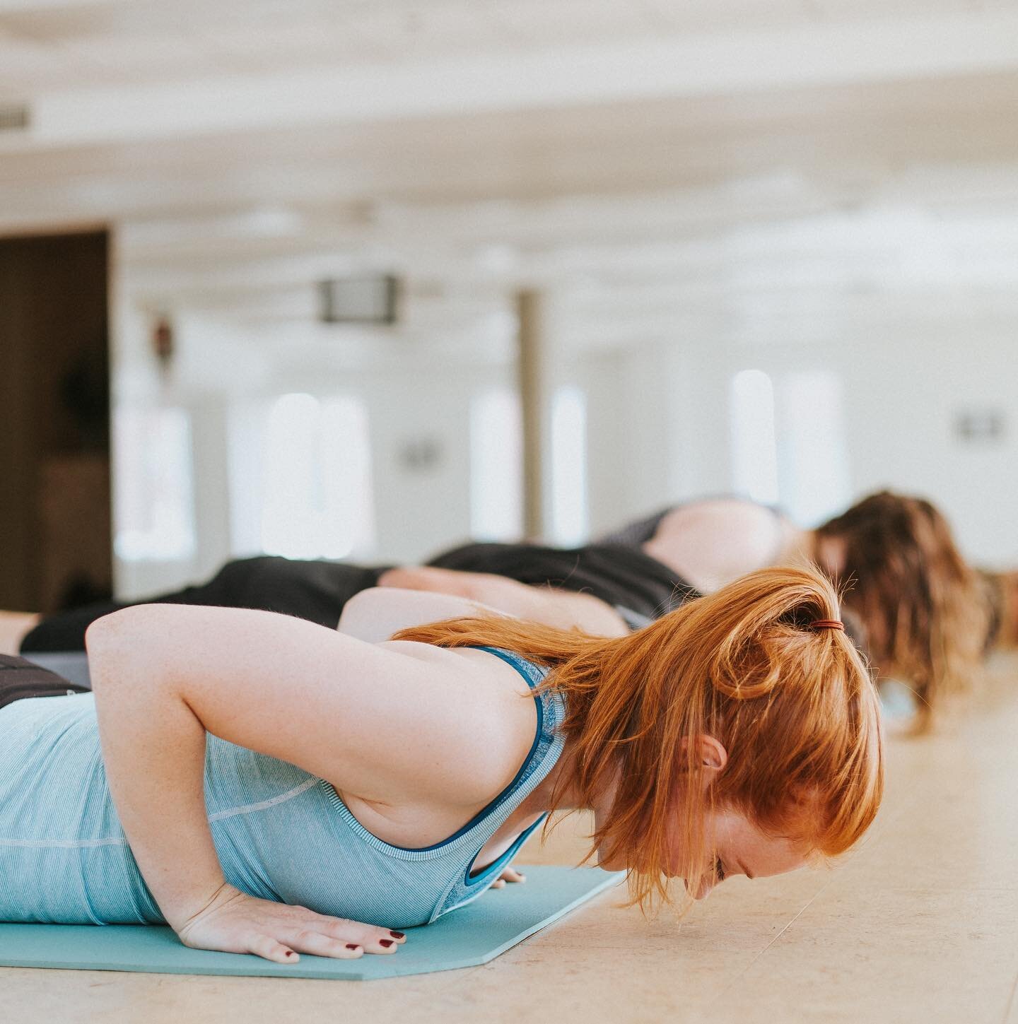 YIN YOGA is back to our earlier time of 7-8:30pm EDT tonight &amp; for the fall term!
&bull;
Spine lengthening and skull and jaw release!! 💀
&bull;
Link in bio to join us!!