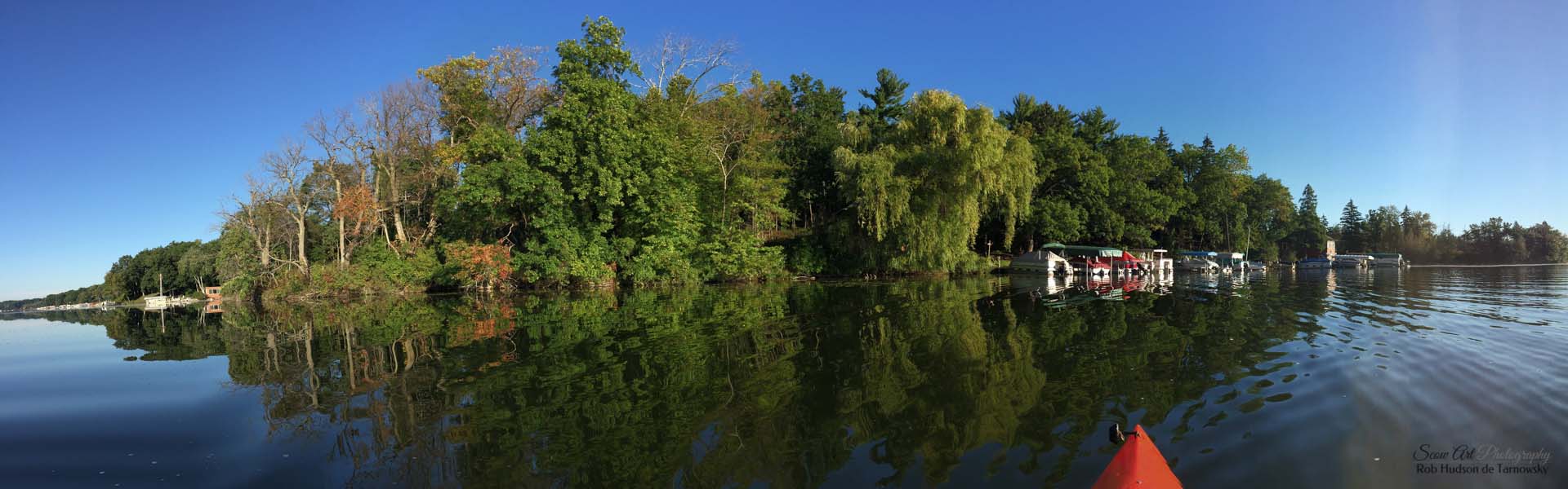 Kayaking to discover new vistas.