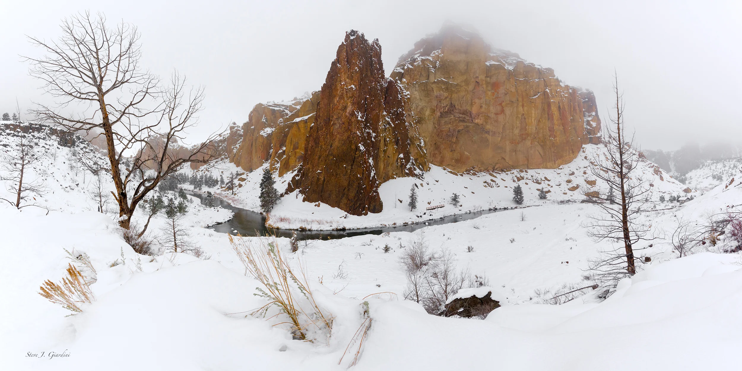Smith_Rock_Winter_Fog_SWM_191017LND8LE_2-1_sqsp.jpg
