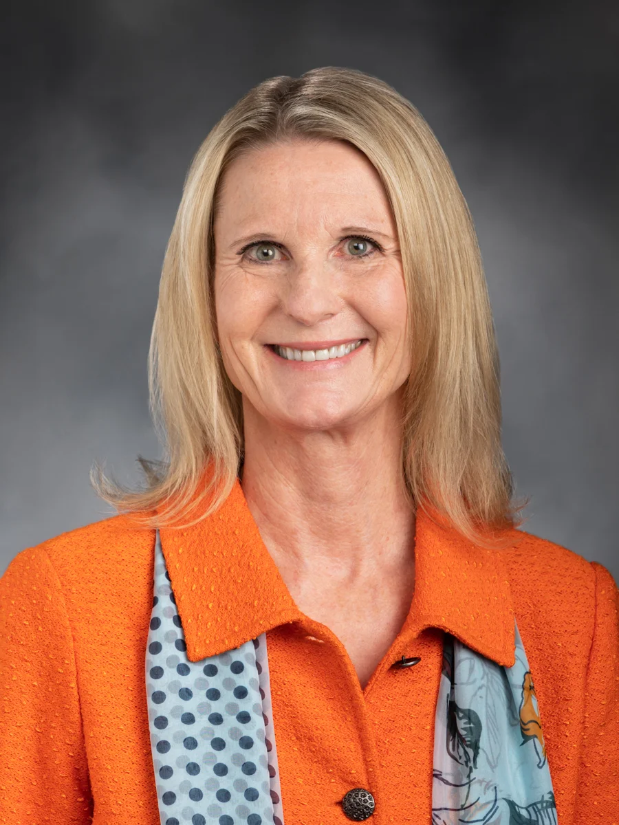 headshot _ Patty kuderer.jpg