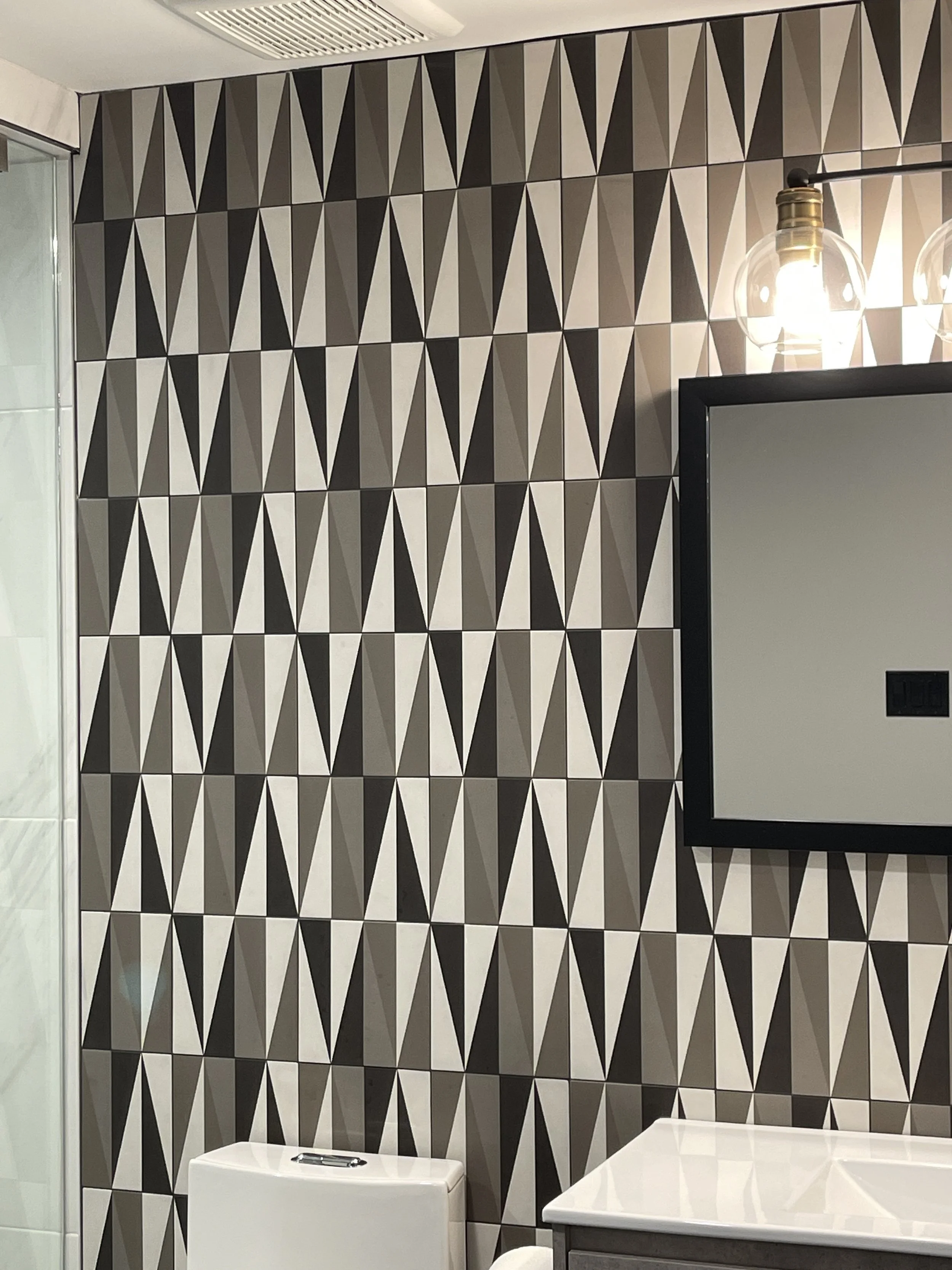 Steam shower bathroom1.JPG