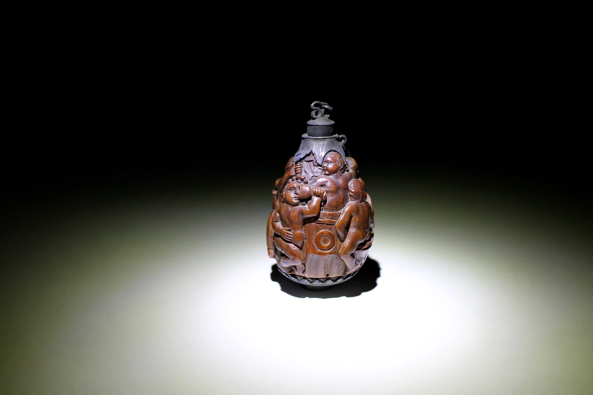 COQUILLA NUT SNUFF FLASK