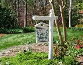 colonial gardens va sign.jpg