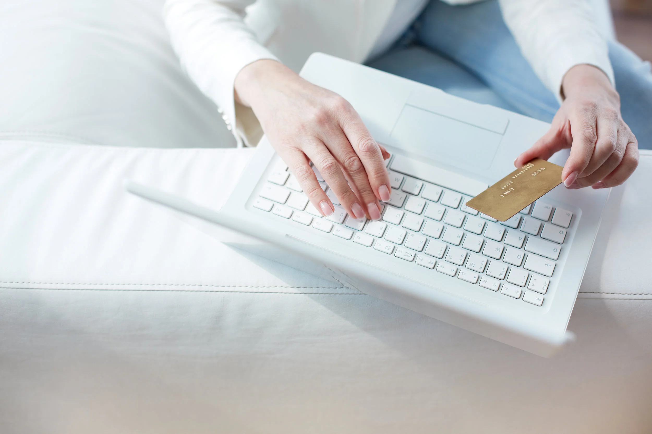 online-shopping-PJ528PR.jpg