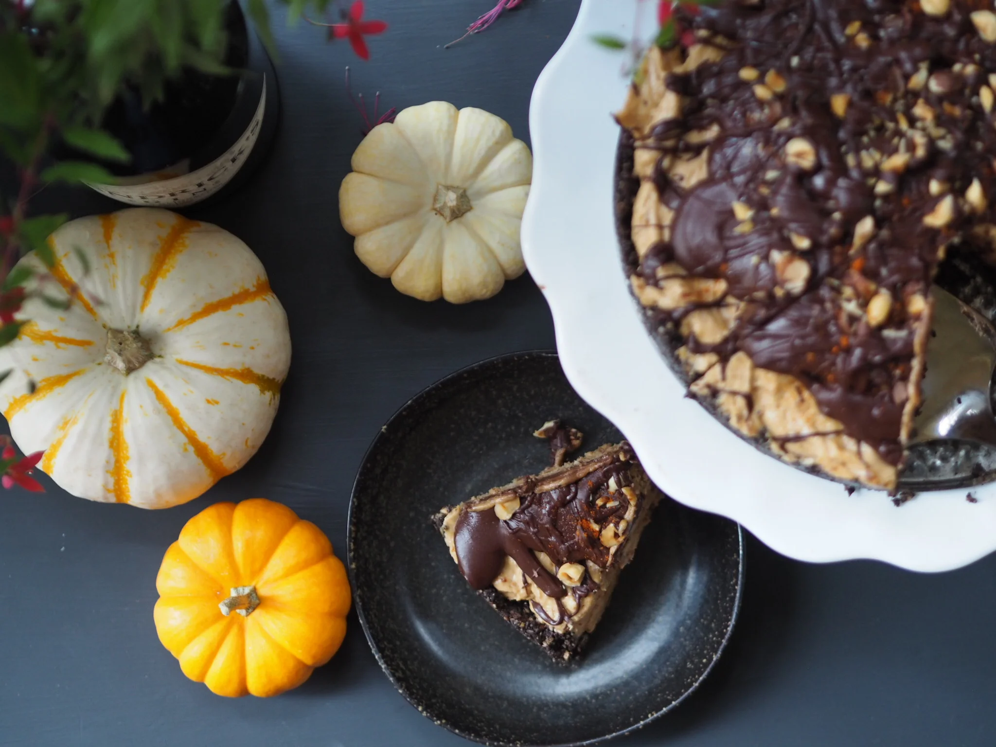 LET'S TALK ABOUT GHOSTS & PIE (a discussion on baking + dating + ghosting)
