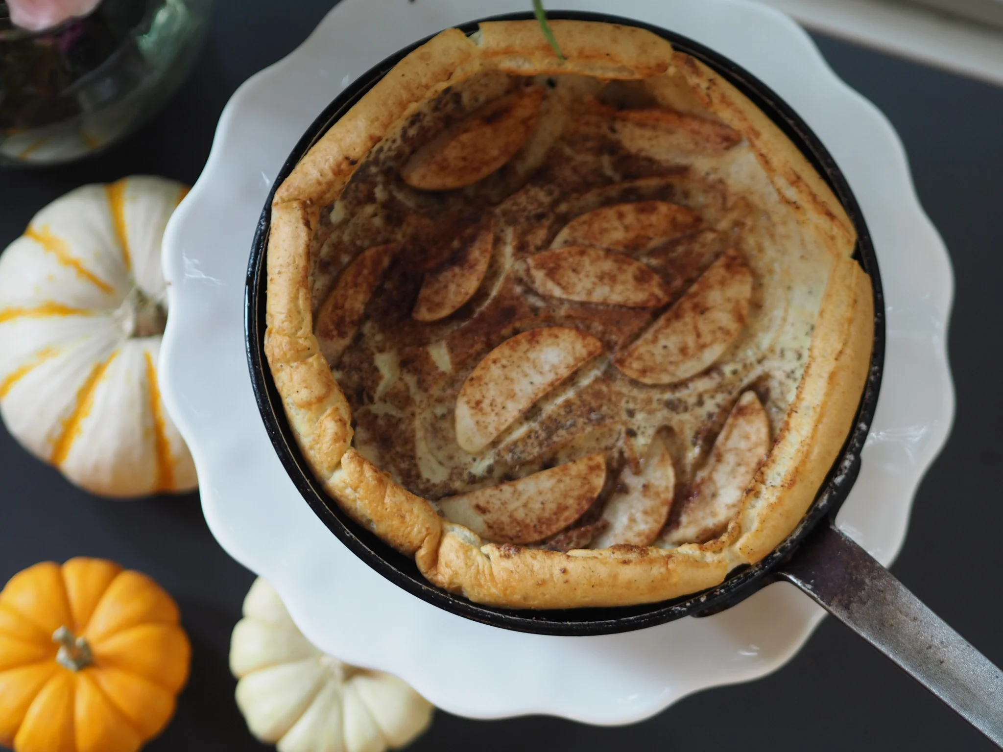 SPICED APPLE DUTCH BABIES {A Breakfast Treat For Fall}